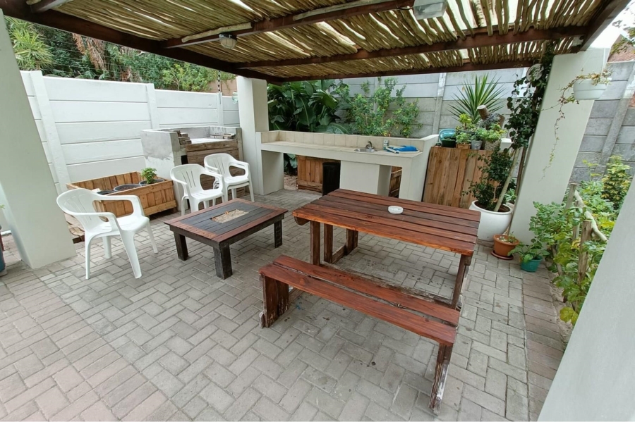 To Let 1 Bedroom Property for Rent in Table View Western Cape